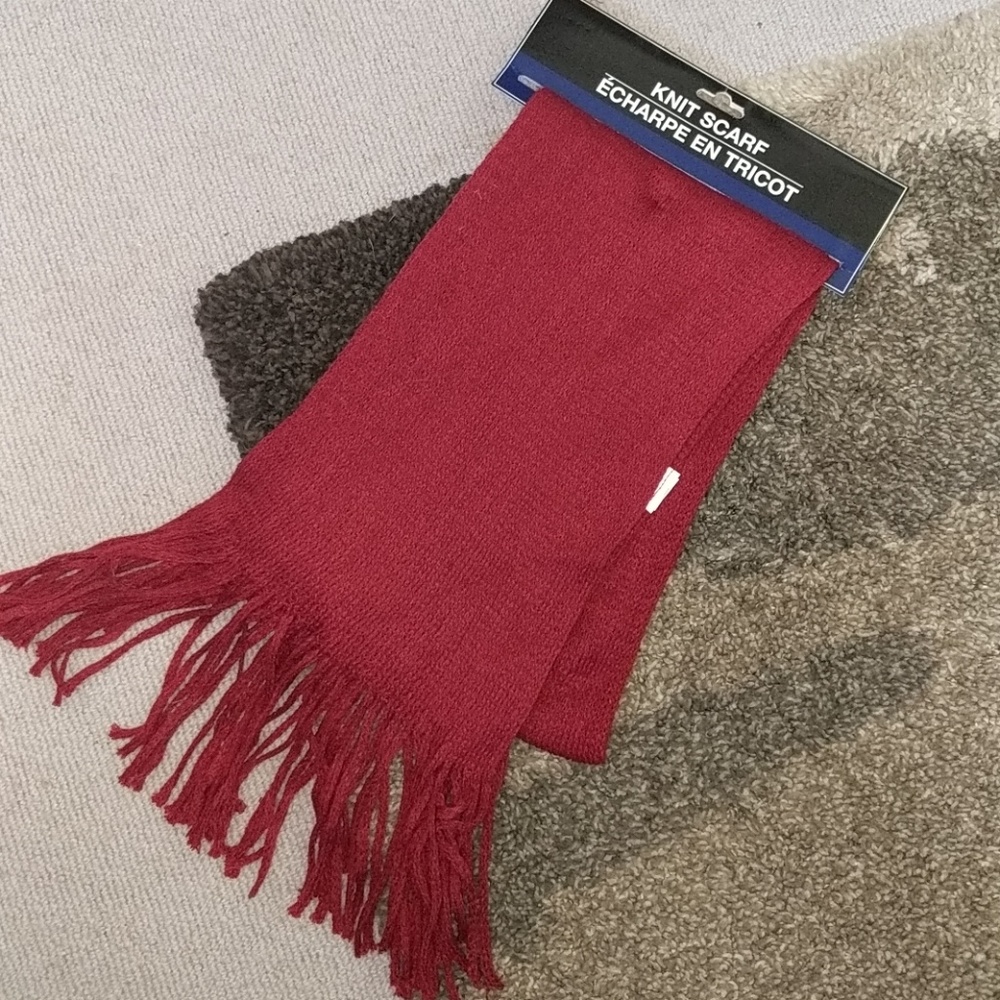 NWT Knit Scarf